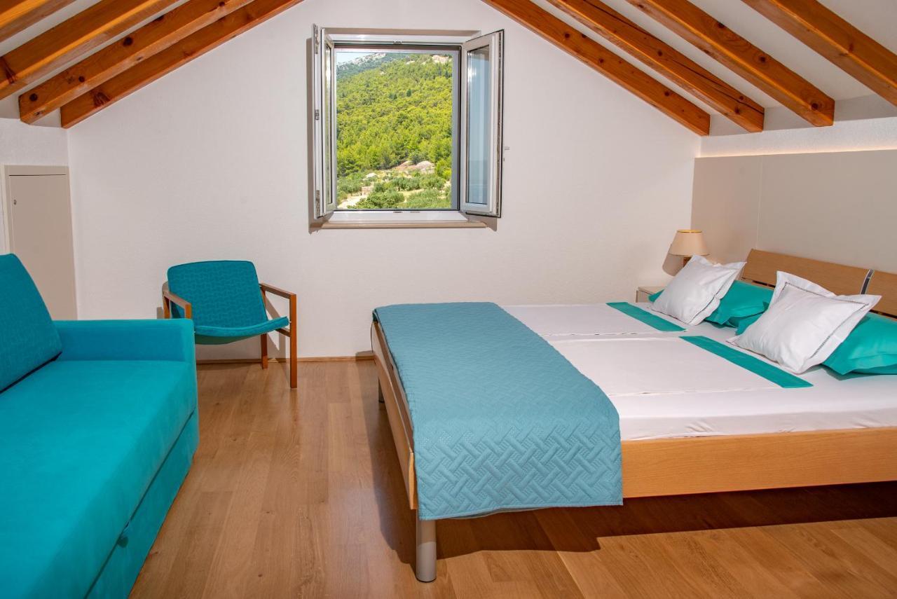Villa Franka With Swimming Pool Бол Екстериор снимка