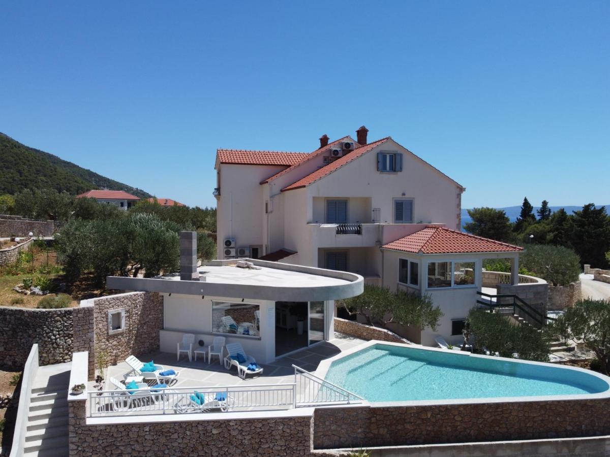 Villa Franka With Swimming Pool Бол Екстериор снимка
