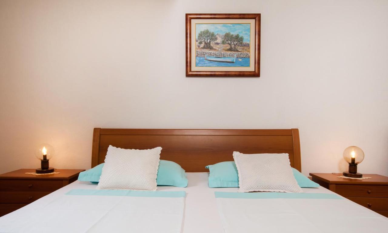 Villa Franka With Swimming Pool Бол Екстериор снимка