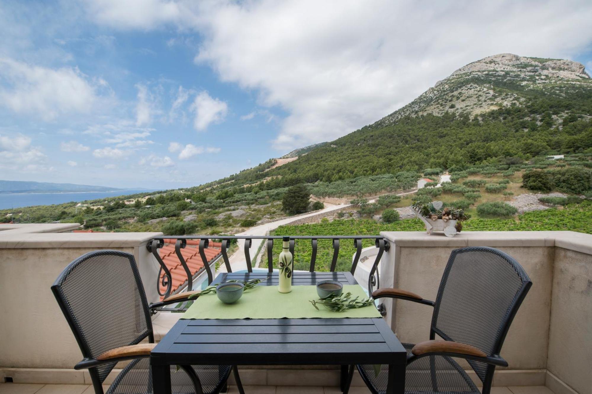 Villa Franka With Swimming Pool Бол Екстериор снимка